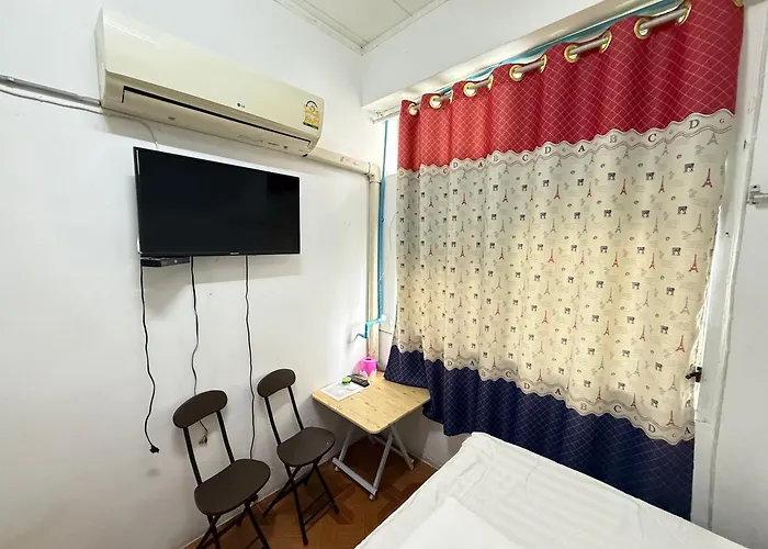 Happyland Guest house *