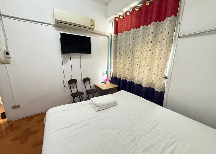 Happyland Guest house